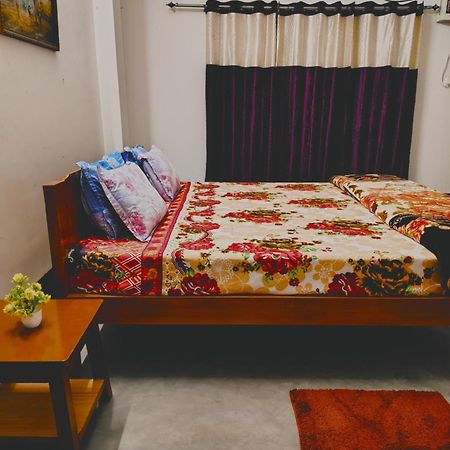 Gayatri Homestay Dibrugarh Extérieur photo