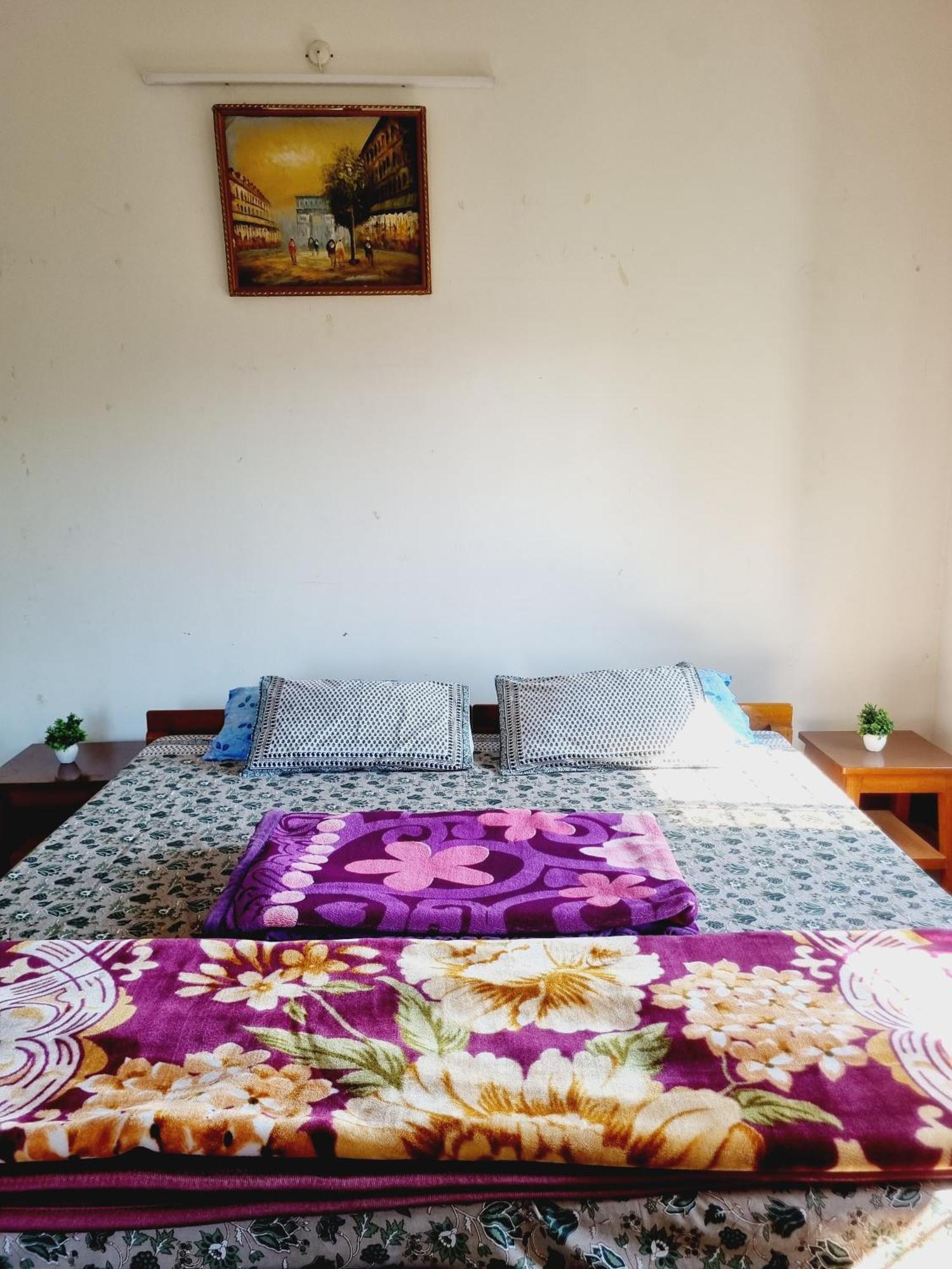 Gayatri Homestay Dibrugarh Extérieur photo