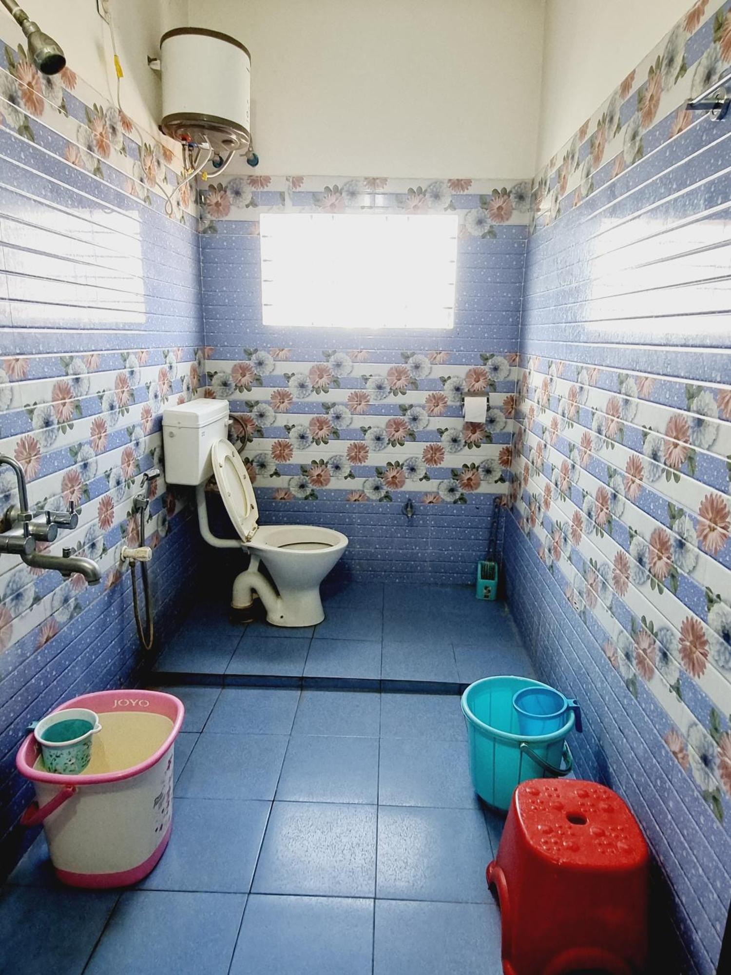 Gayatri Homestay Dibrugarh Extérieur photo